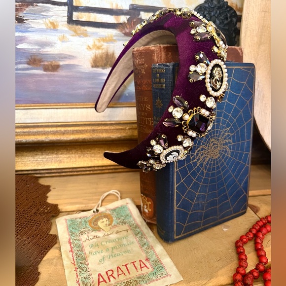 New! Aratta Silent Journey Cameo Plum Purple Velvet Statement Bling Headband